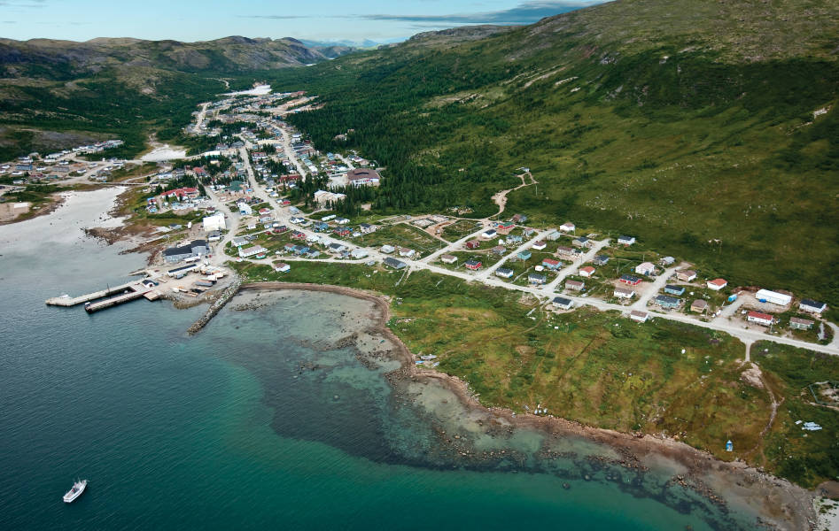 从格陵兰岛到纽芬兰：高山、野生动物、维京历史