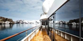 世界探索号 (World Explorer)