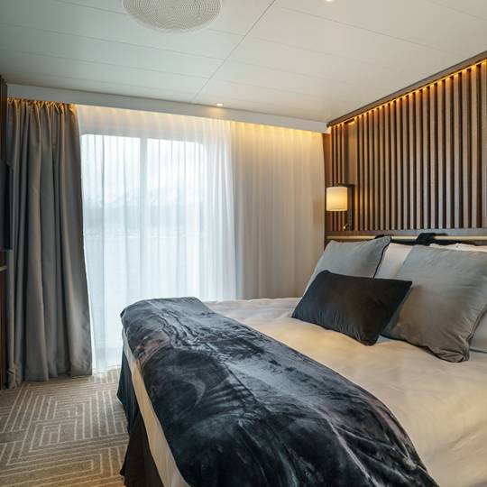 Ultramarine - Owner's Suite