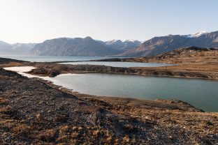 冰岛到格陵兰岛：日全食壮观上演