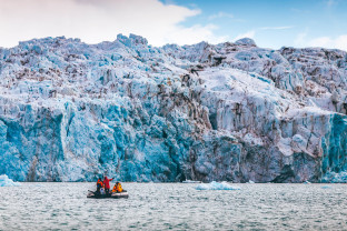苏格兰到斯匹次卑尔根：海雀、海冰和野生动物
