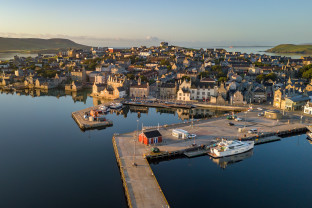 苏格兰到斯匹次卑尔根：海雀、海冰和野生动物