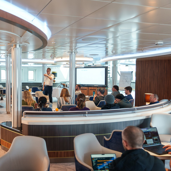 极地探险家号 (Ocean Explorer)