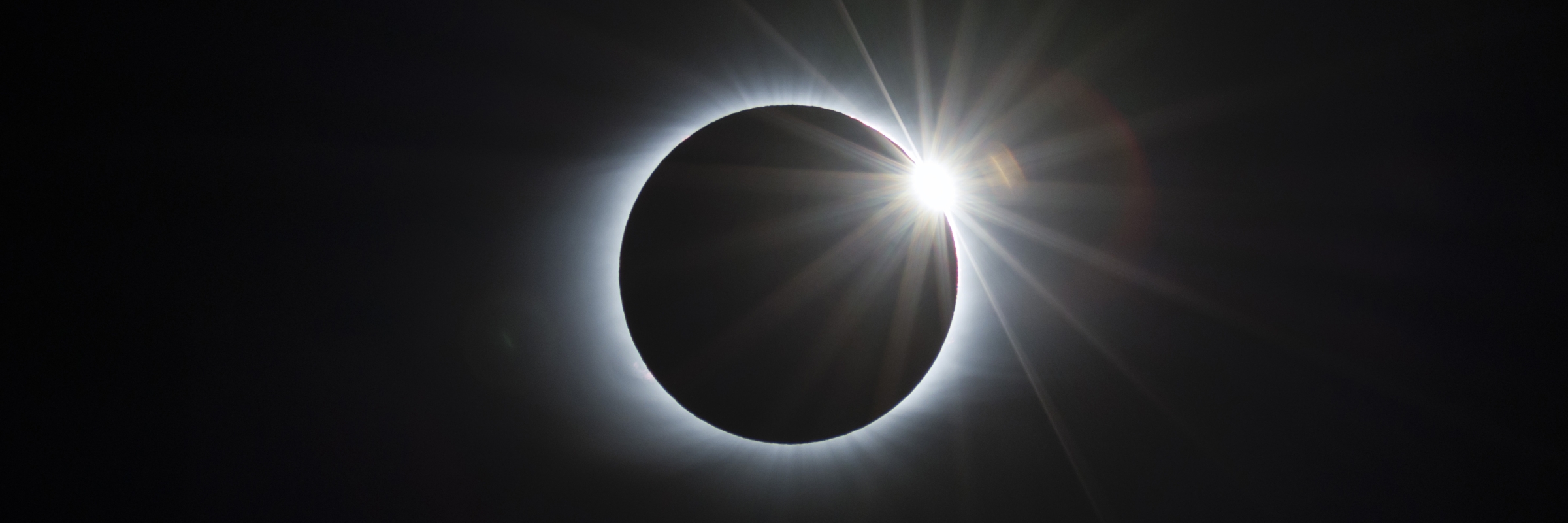 Total solar eclipse. Photo: ©2019 Fred Espenak, MrEclipse.com